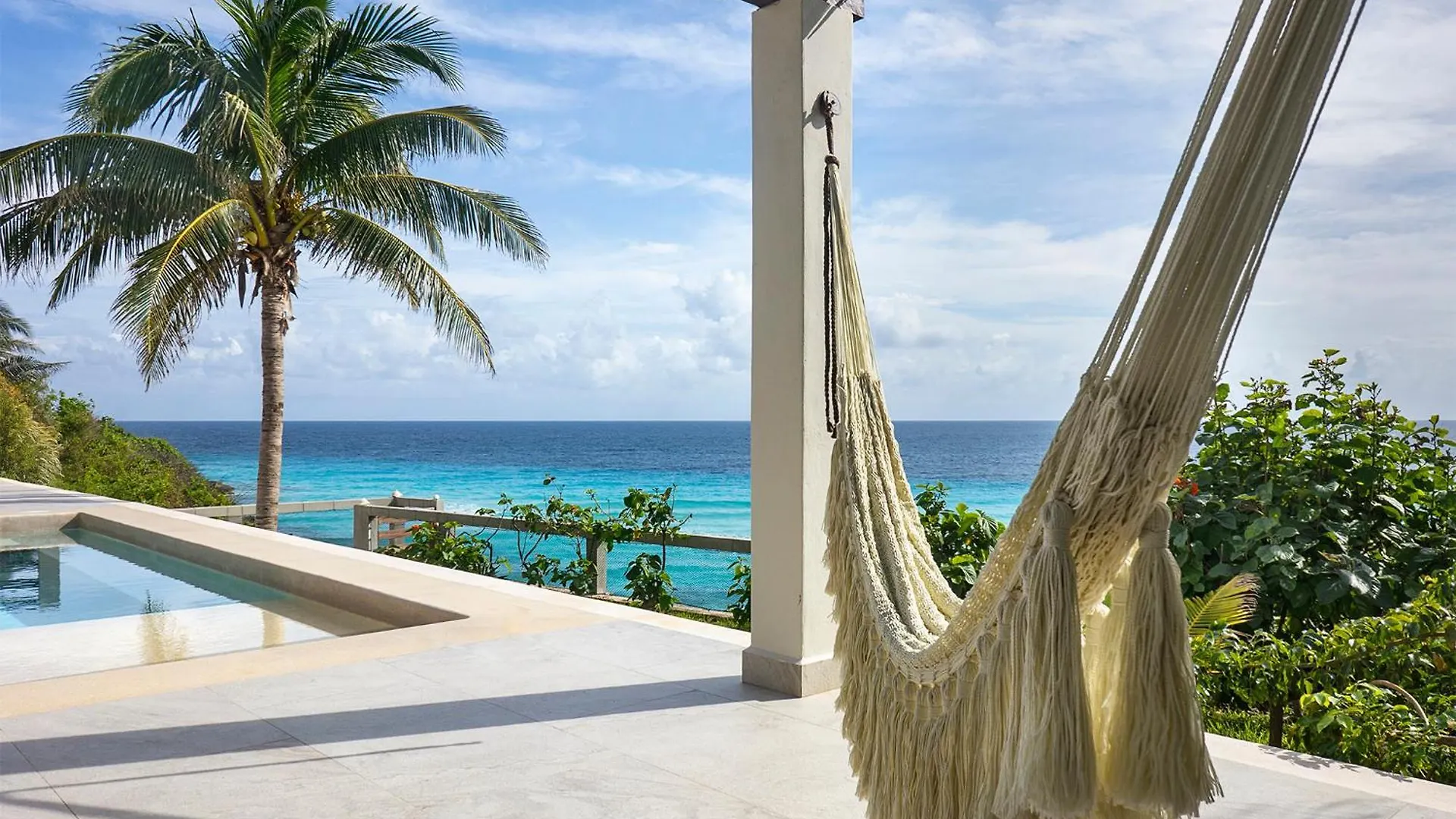 5Br Island Villa, Stunning Views, Saltwater Pool & Concierge Isla Mujeres Villa