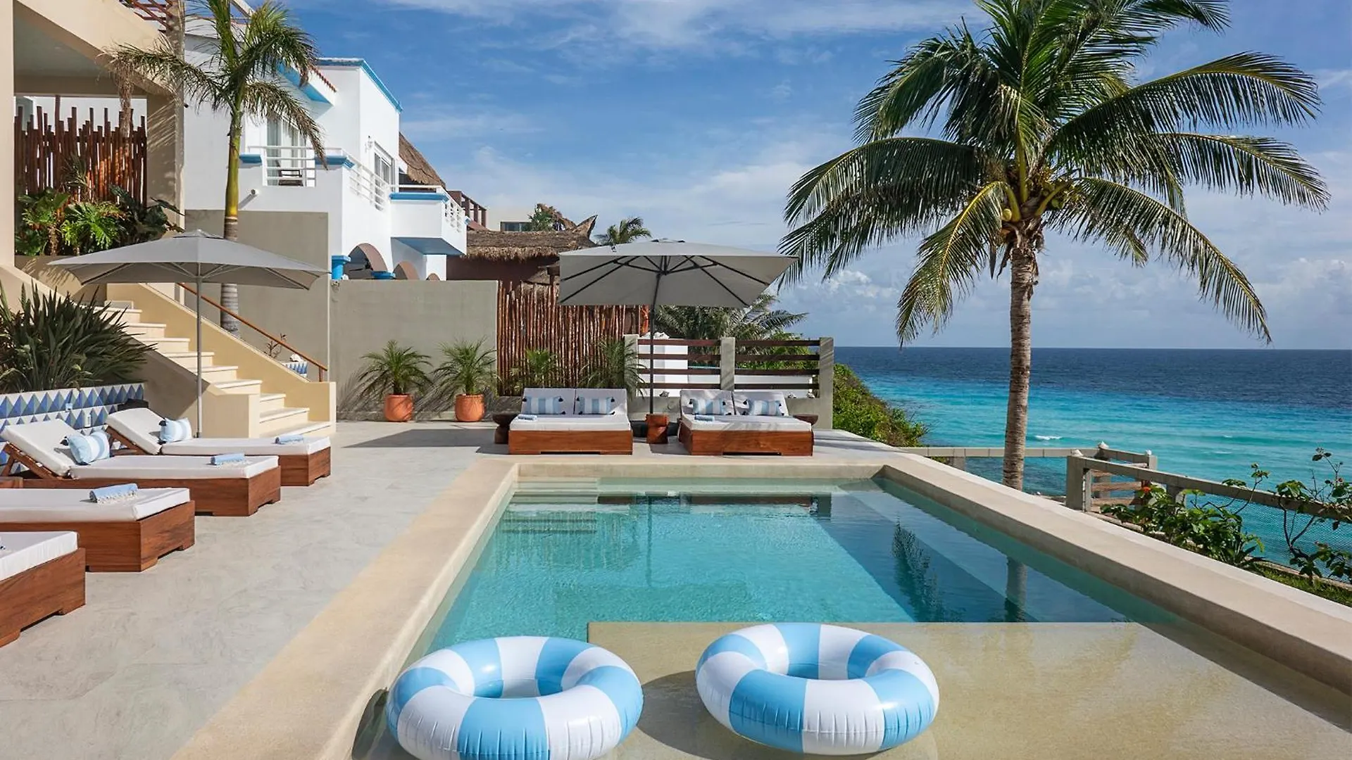 5Br Island Villa, Stunning Views, Saltwater Pool & Concierge Isla Mujeres 0*,  Mexico